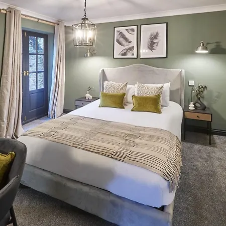 Host & - The Annexe @ The Old Brewery *